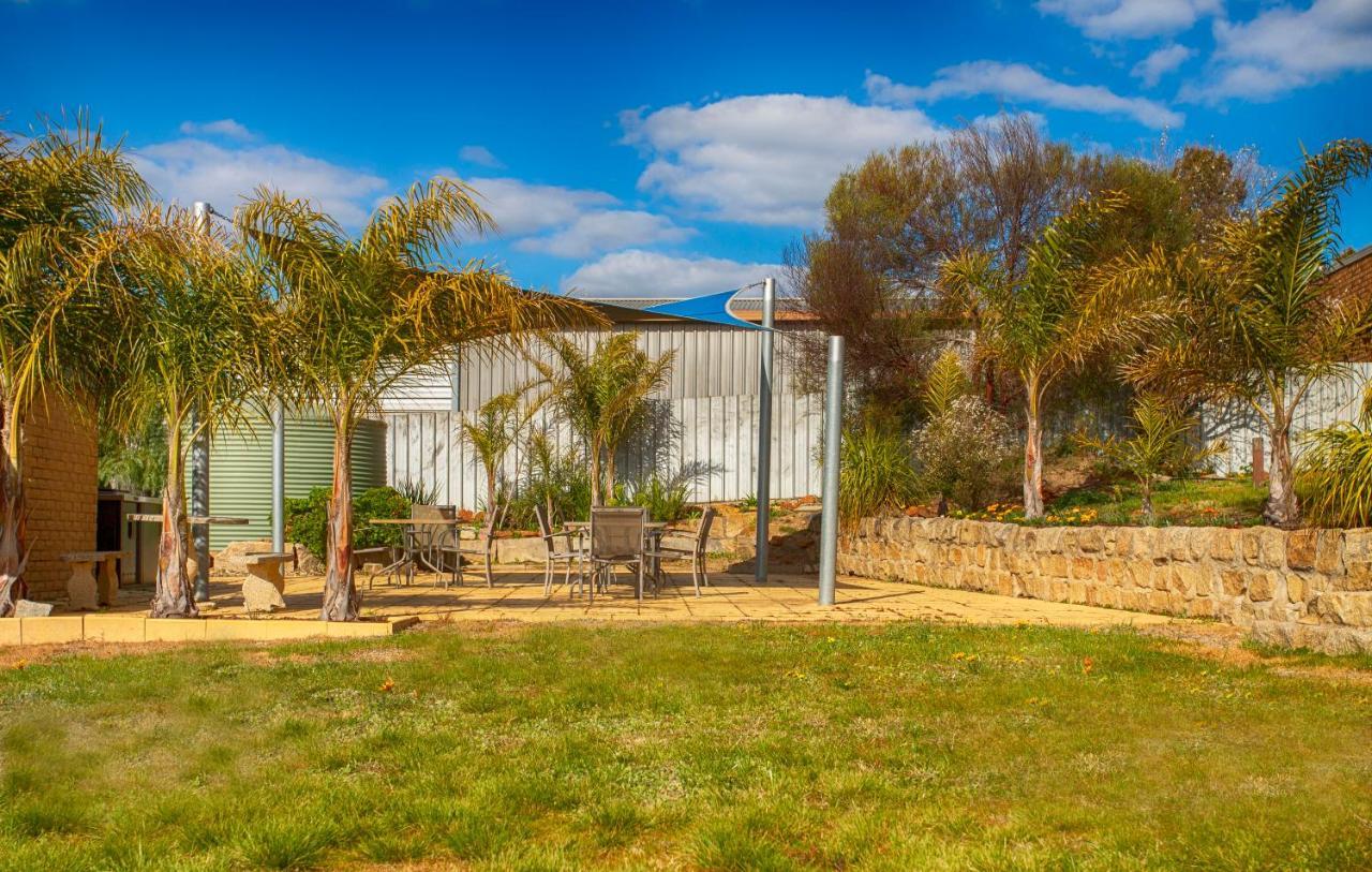Hi Way Eight Motor Inn Stawell Exterior photo